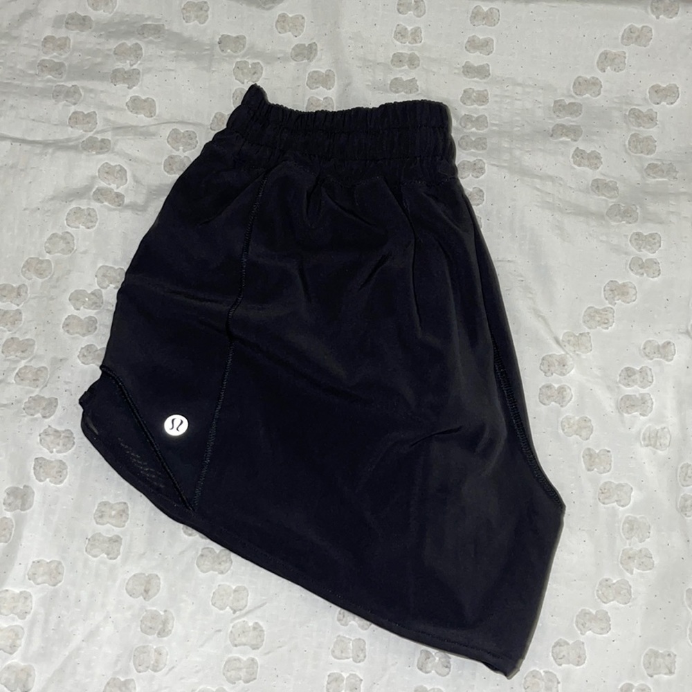 Lululemon Hotty Hot Shorts 4’ seam